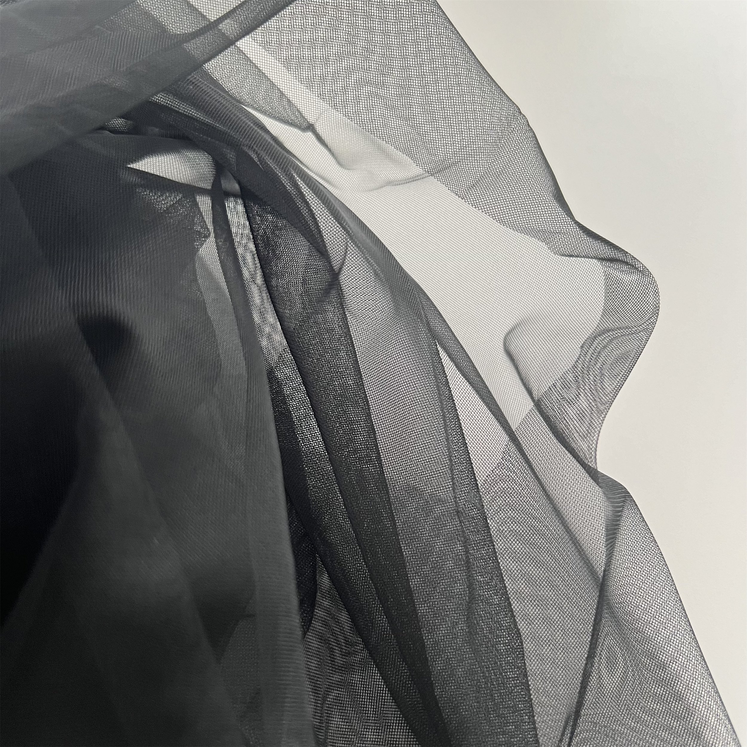 100% Polyester Stiff Tulle Fabric for Bridal Wedding Dress Tutu Dance Skirt Embroidery Decoration Manufacturer