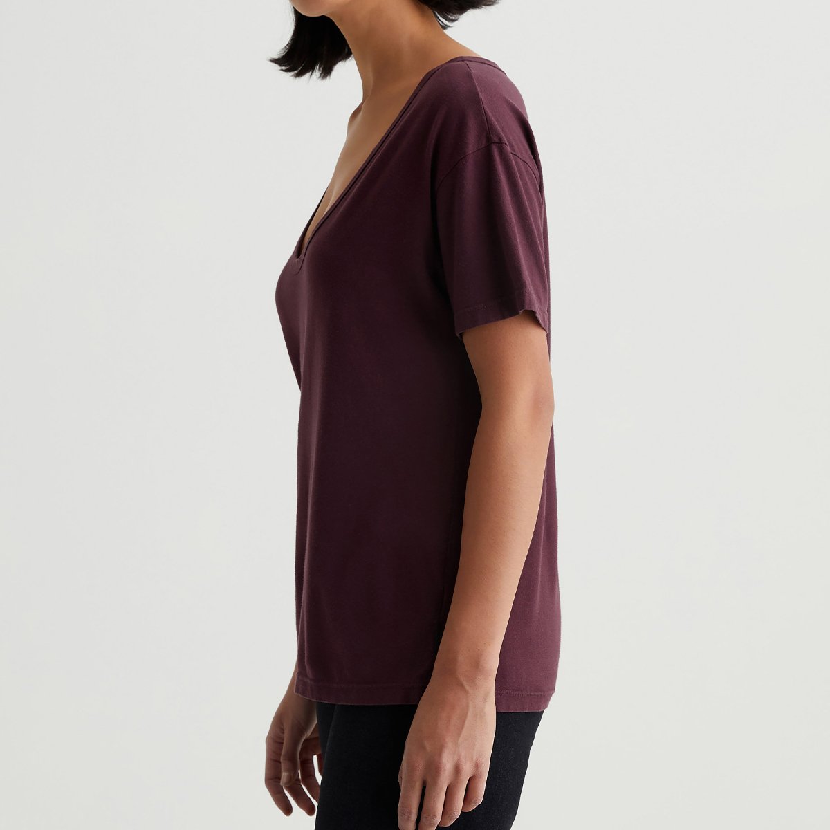OEM/ODM Custom Women's Relaxed Fit Short Sleeve T-Shirt - '90s Vintage Crop Top, Dark Purple 100% Cotton Jersey, U-Neck Knit