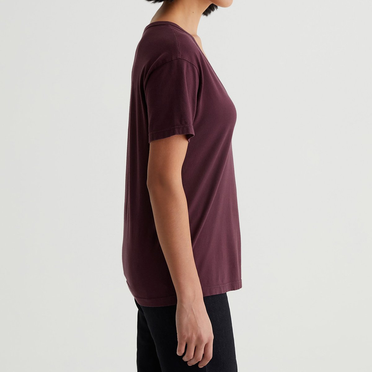OEM/ODM Custom Women's Relaxed Fit Short Sleeve T-Shirt - '90s Vintage Crop Top, Dark Purple 100% Cotton Jersey, U-Neck Knit