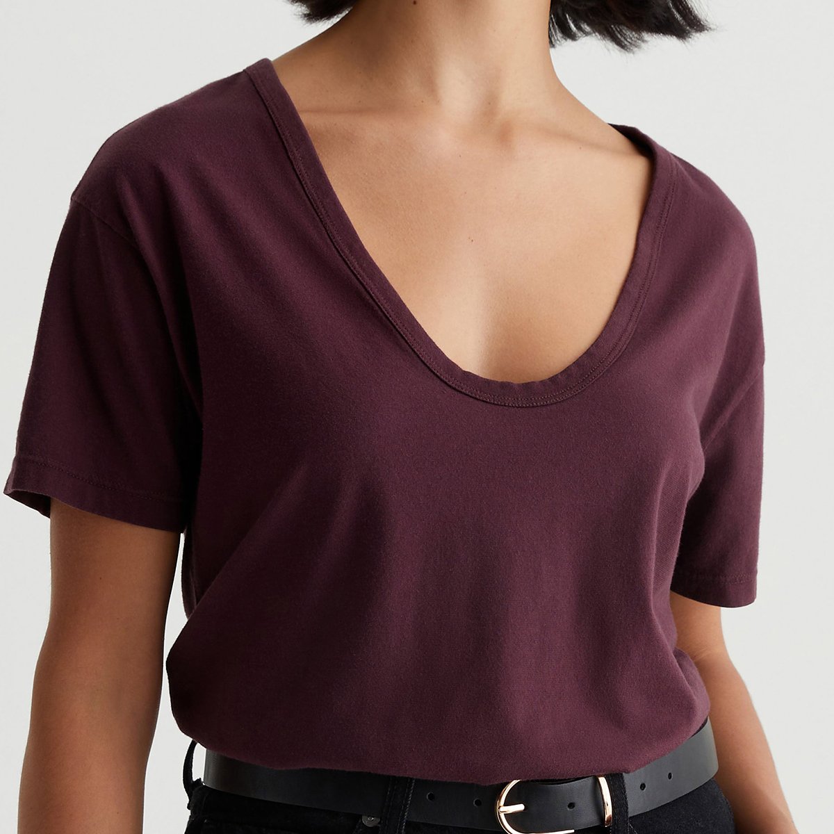 OEM/ODM Custom Women's Relaxed Fit Short Sleeve T-Shirt - '90s Vintage Crop Top, Dark Purple 100% Cotton Jersey, U-Neck Knit