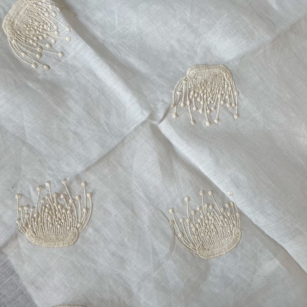 Manufacture new design plain 100% ramie fabric embroidery floral ramie fabric for dress curtain embroidered linen fabric