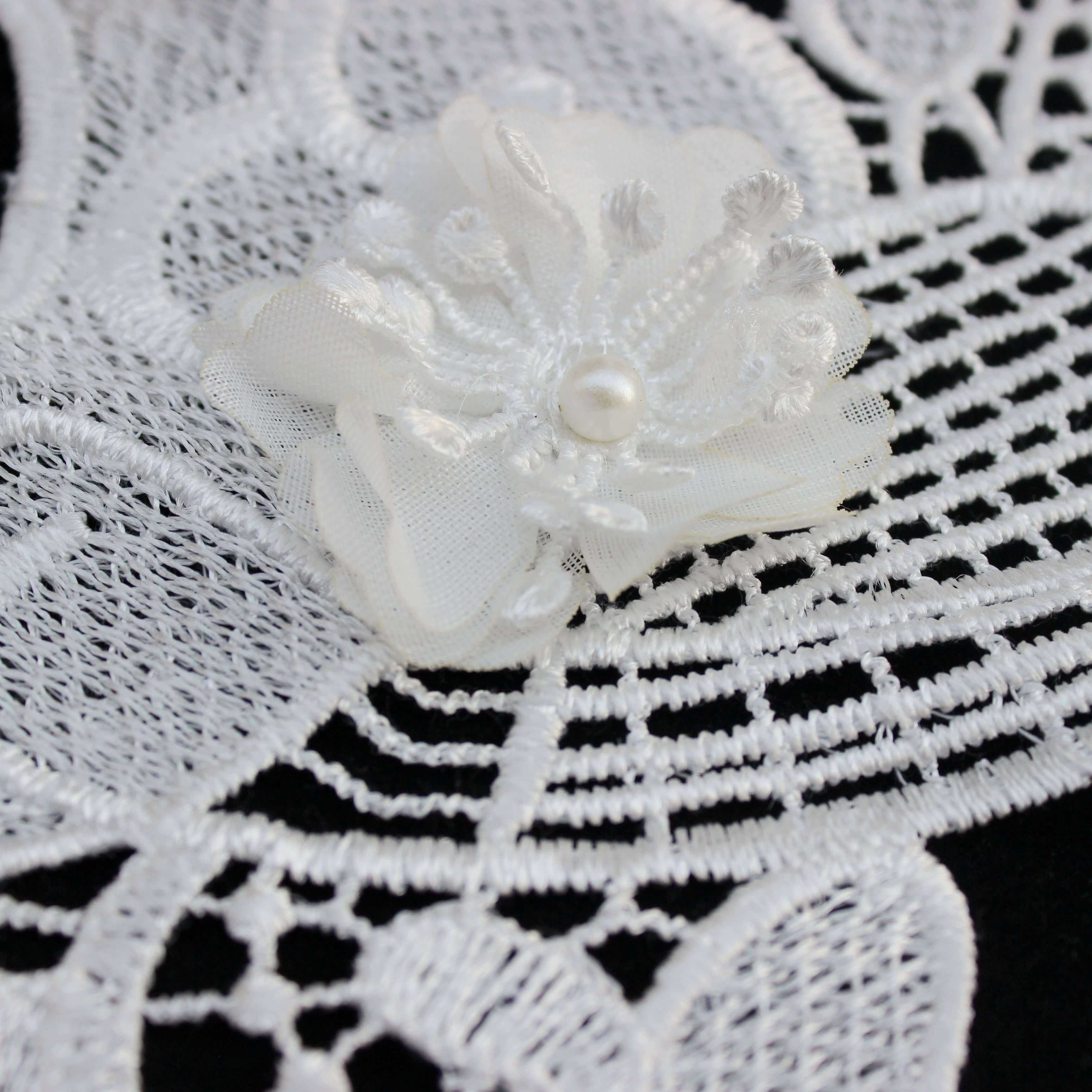 Zeal Vintage White Flower Embroidery Jacquard Ribbon Lace Fabric Fashionable Polyester Knitted Sewing Trims Soft Cotton Silk