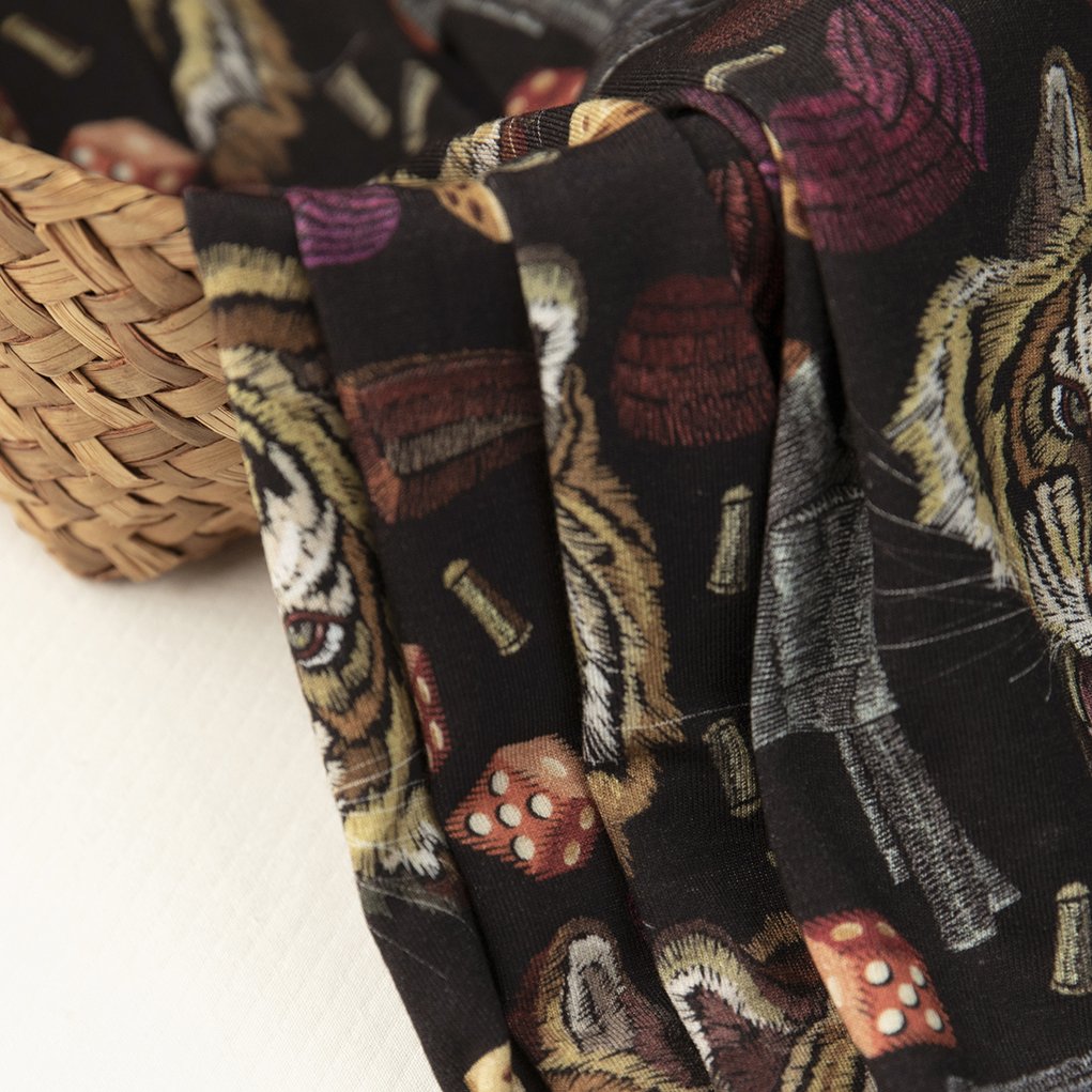 Digital Printed Embroidery Effect Tiger Heart Gun Pattern Design 95% Rayon 5% Spandex Knit Fabric 190gsm for Women Cloth