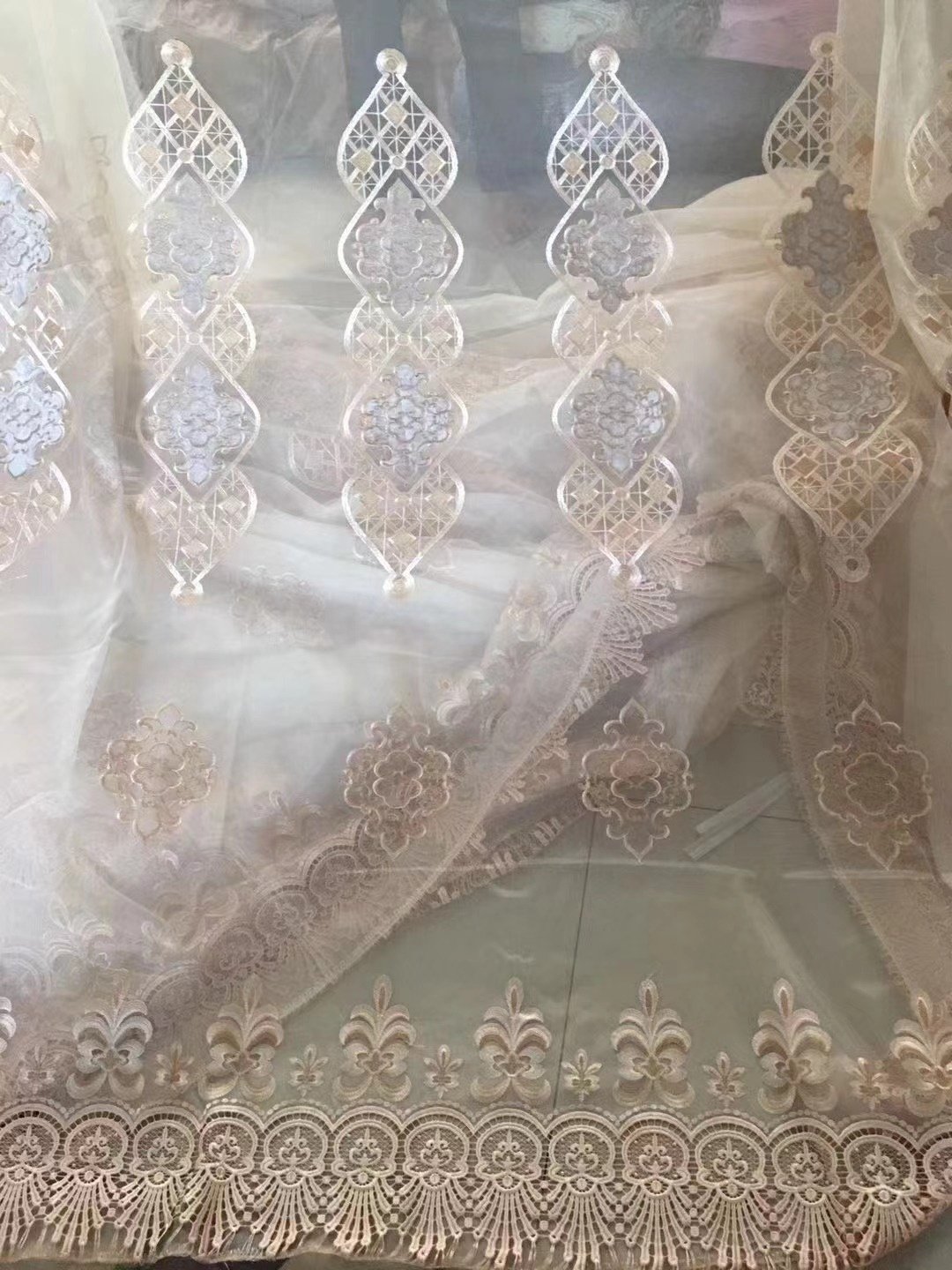 European Style Embroidery Sheer Curtain Fabric Polyester in Rolled Packaging