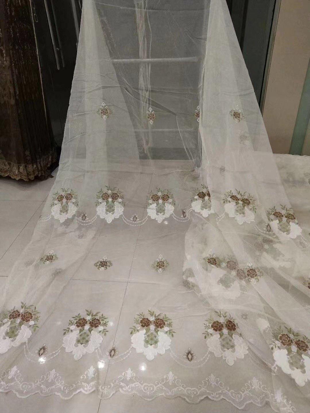European Style Embroidery Sheer Curtain Fabric Polyester in Rolled Packaging