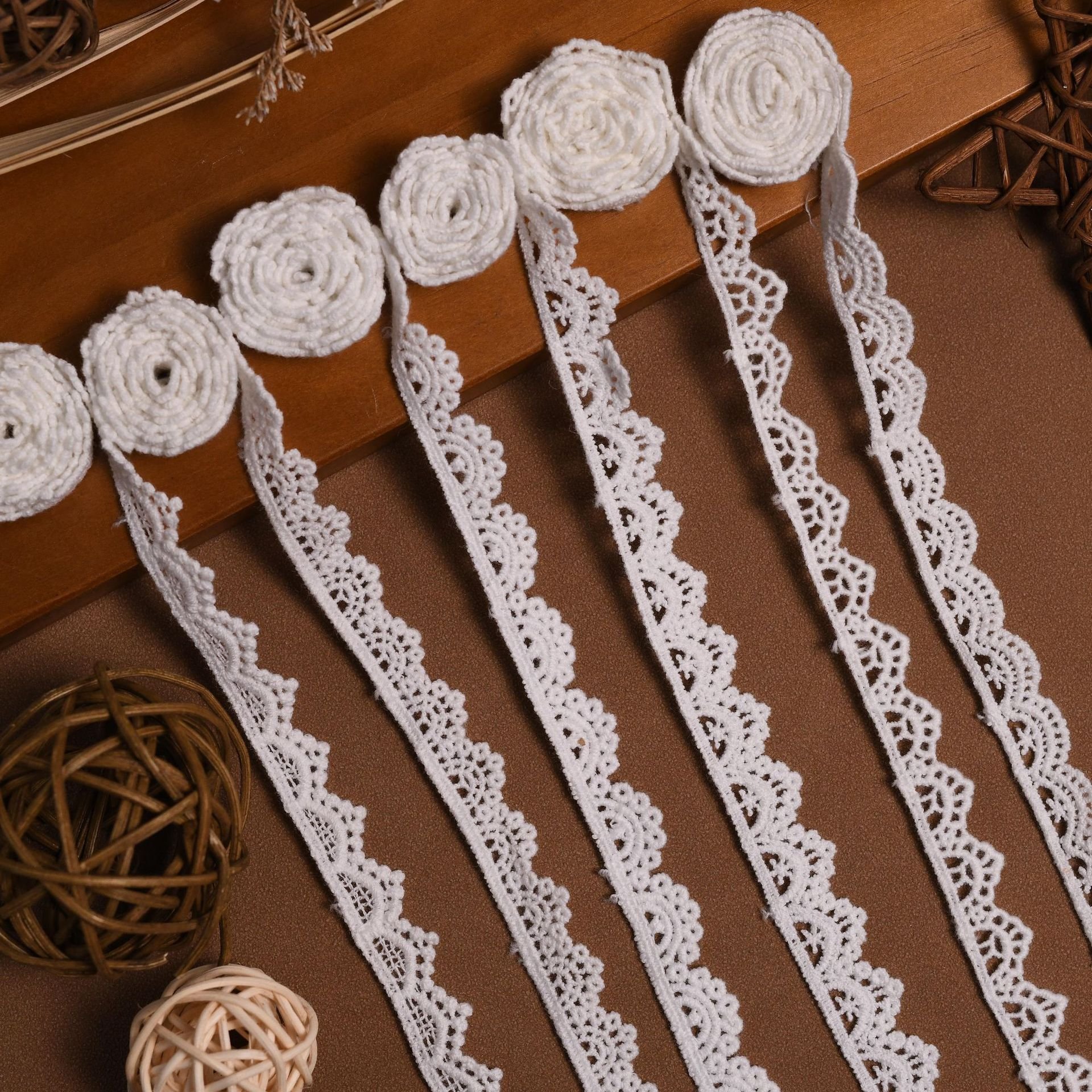 Wholesale white black Polyester Embroidery tassel fringe Lace Trim Fabric for Dress Embroidery Water Soluble Laces