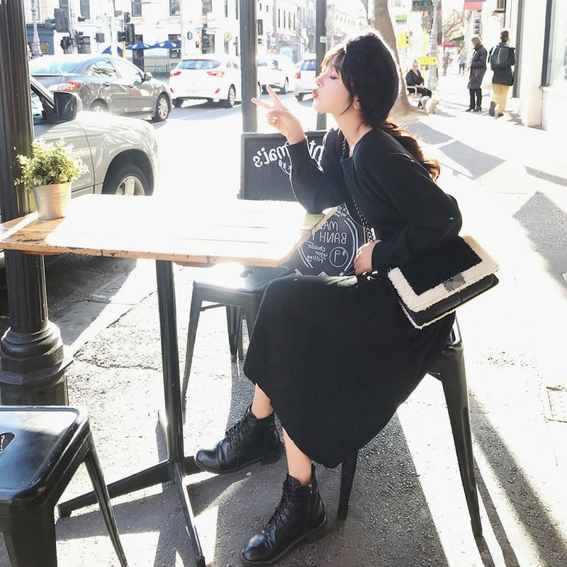 Custom autumn and winter retro temperament high waist long sleeve solid color over the knee pleated knitted A-line dress