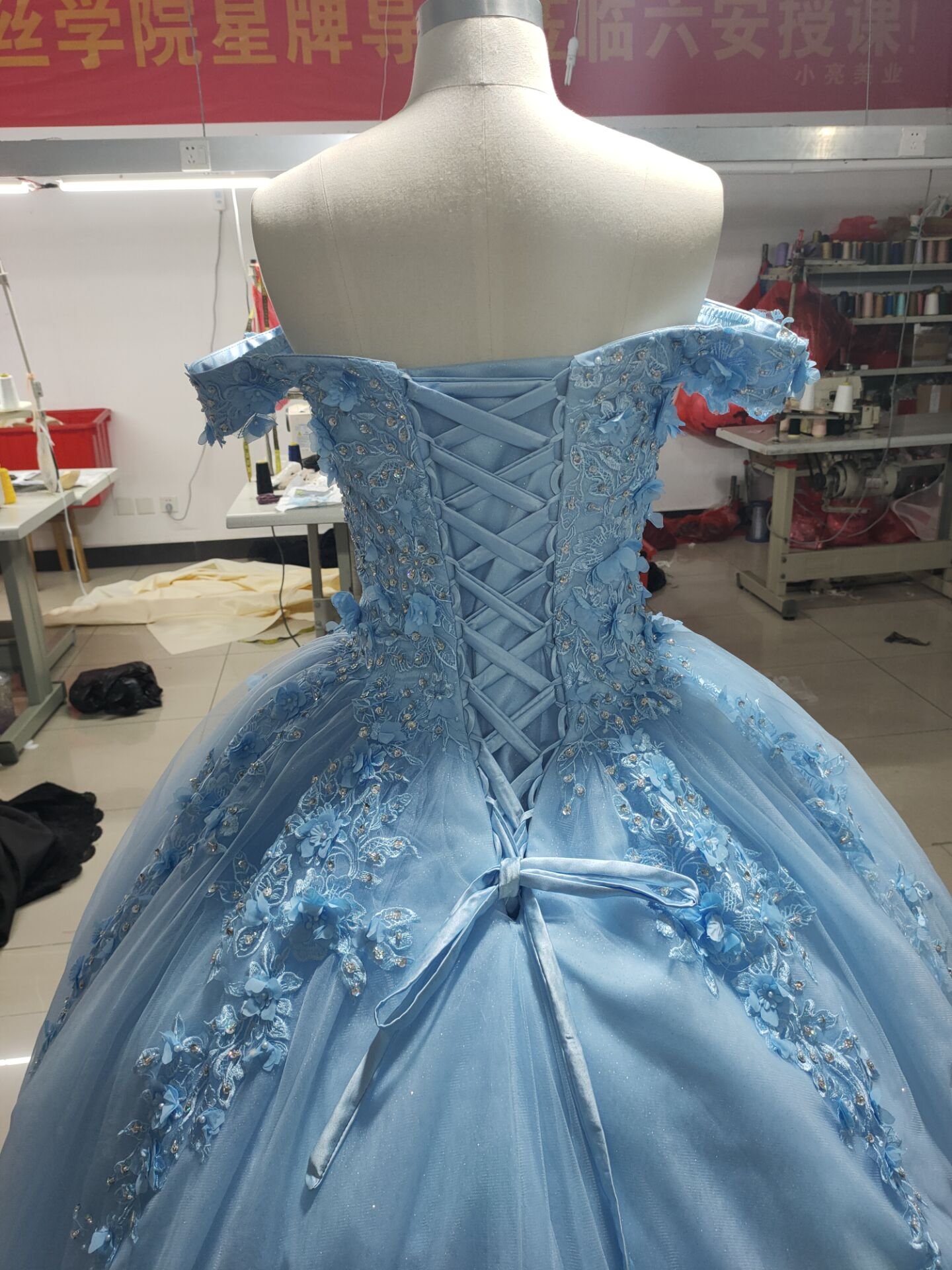 Off Shoulder Designer 3D Lace Applique Sweet 15 16 Dresses Plus Size Ball Gown Blue Tulle Quinceanera Dresses