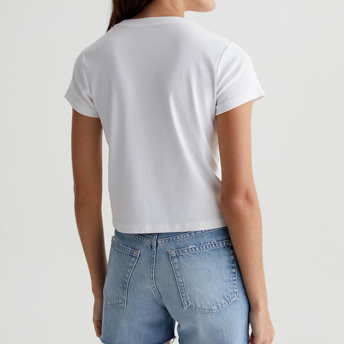 OEM/ODM Custom White Women's Cropped Crewneck Tee - Vintage Silhouette, Cotton-Blend Rib Knit, Everyday Staple