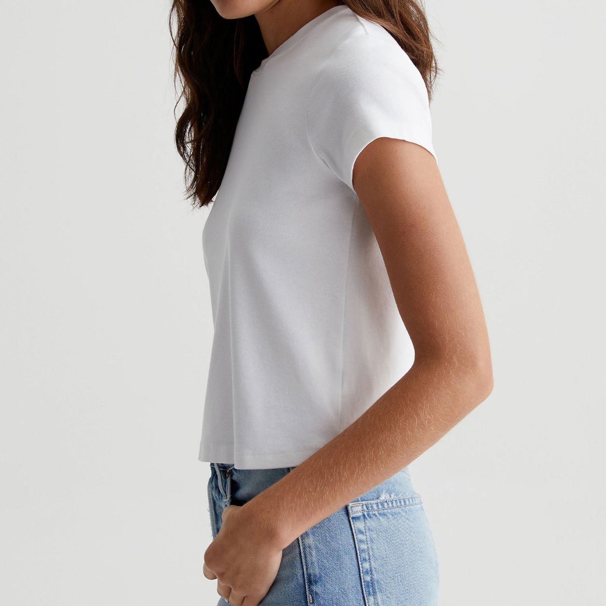 OEM/ODM Custom White Women's Cropped Crewneck Tee - Vintage Silhouette, Cotton-Blend Rib Knit, Everyday Staple