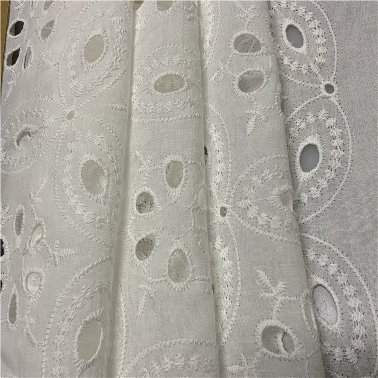 New design white organic 100 cotton floral lace eyelet embroidery guipure lace fabric with holes