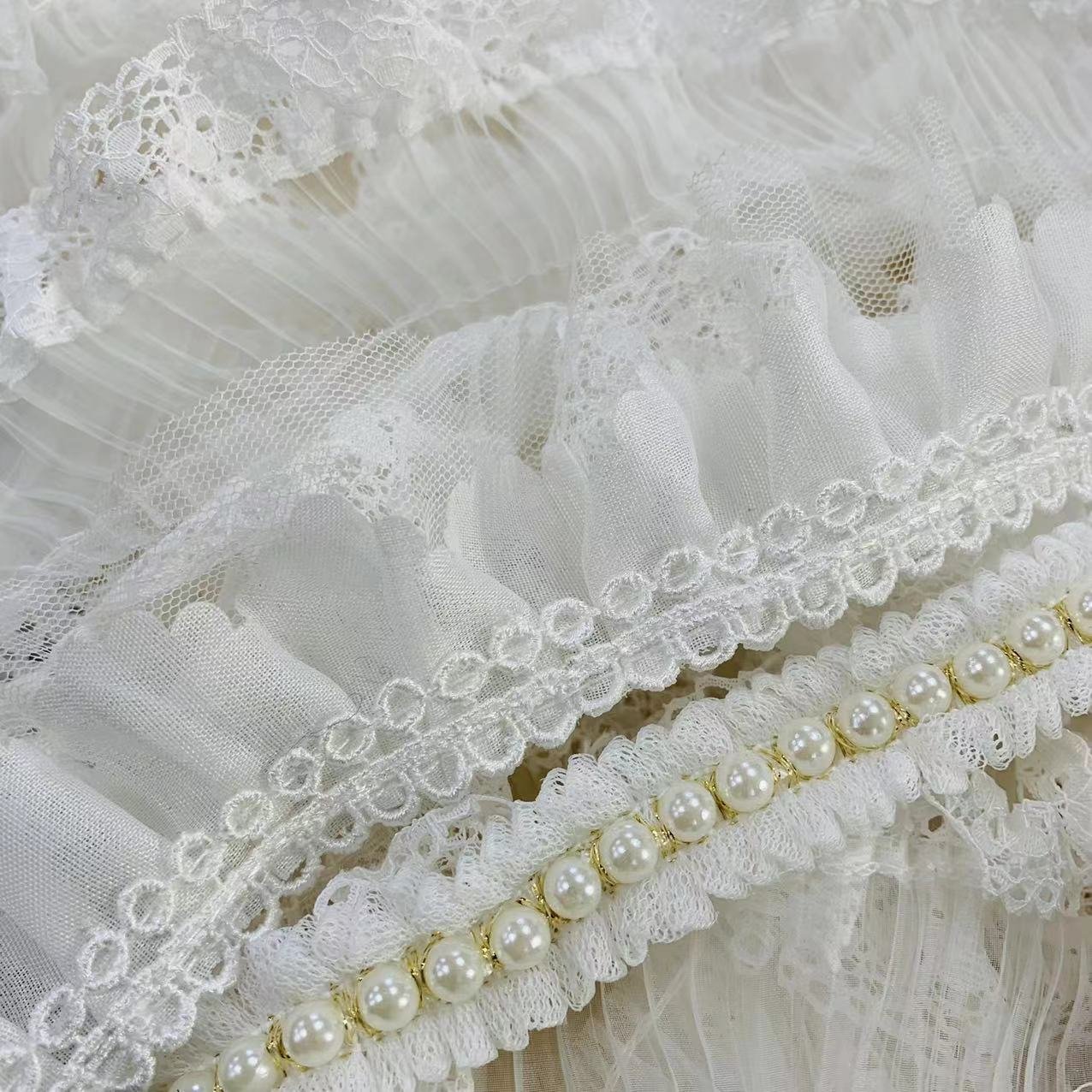 Wholesale Decorative Luxury lace Trim Machine Embroidery Beaded lace Trimmings For Dresses