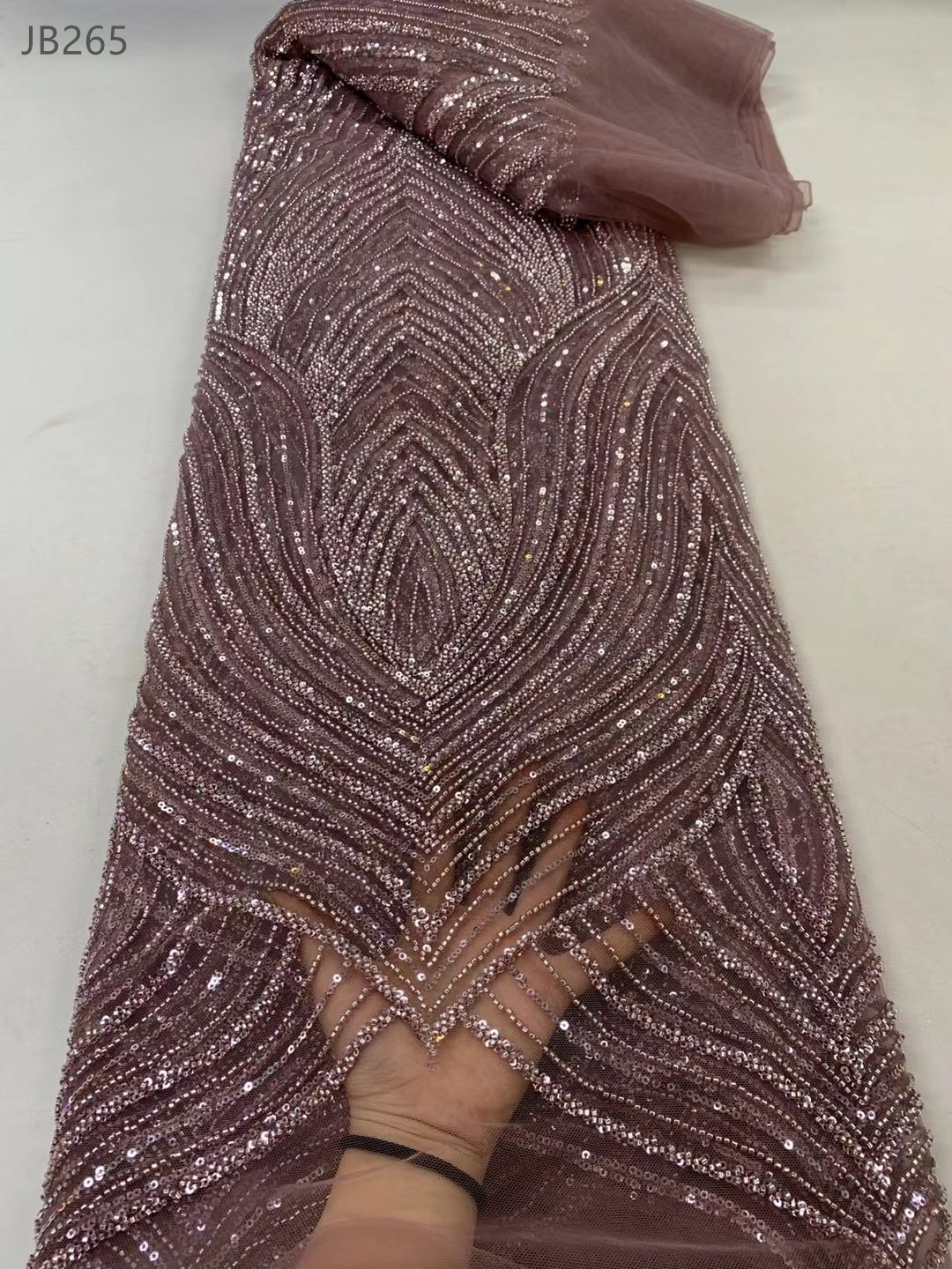 New design bridal heavy lace embroidery fabrics wedding dress low price crystal beaded lace fabric for party dress