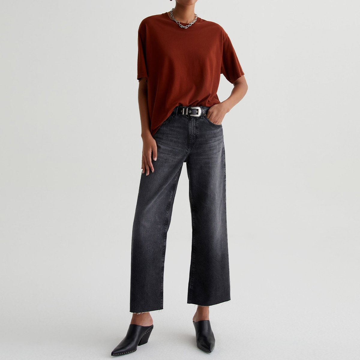 OEM/ODM Custom Warm Brown Women's Slouchy Fit Crewneck Tee - 100% Cotton Jersey, Soft and Durable, S & Z-Twist Yarns