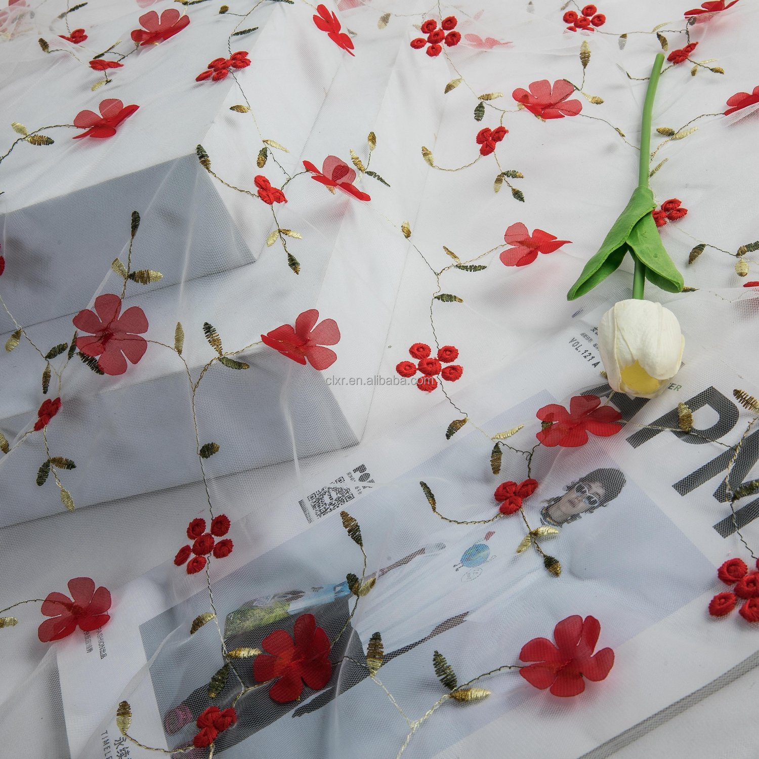 Factory Price Lace Tulle Fabric 100% Polyester Dress Making Fabric 3D Three-Dimensional Flower Embroidery
