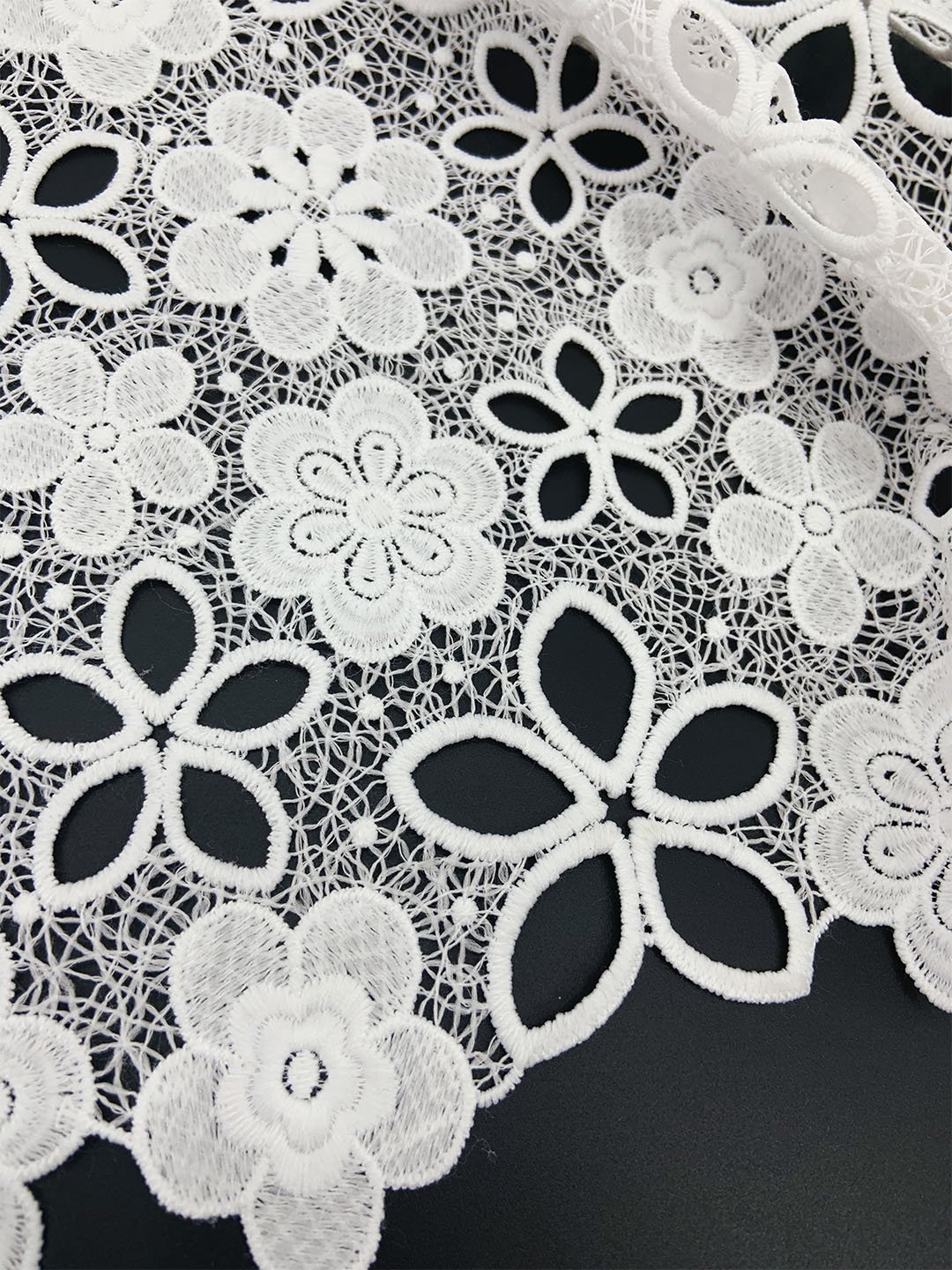 Hot Sale Ivory White Polyester Floral Embroidery Lace Fabric Chemical Water Soluble Lace Fabric for Lady Dress Embroidery Fabric