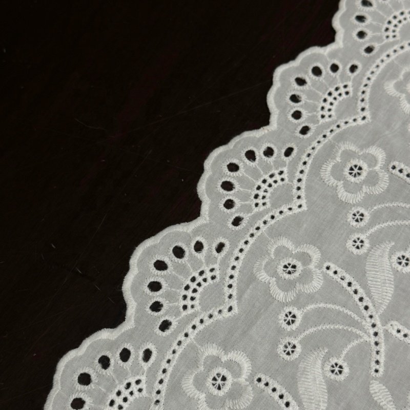 China textile cloth white embroidered swiss voile eyelet 100% cotton embroidery fabric for women dress