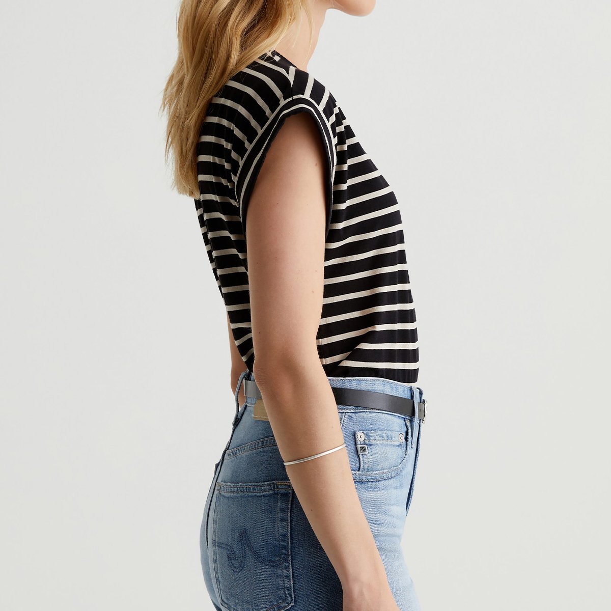 OEM/ODM Custom Black with Beige Stripes Women's Relaxed Fit Striped T-Shirt - Crew Neck, Rolled-Up Sleeves, Stretch-Blend Jersey