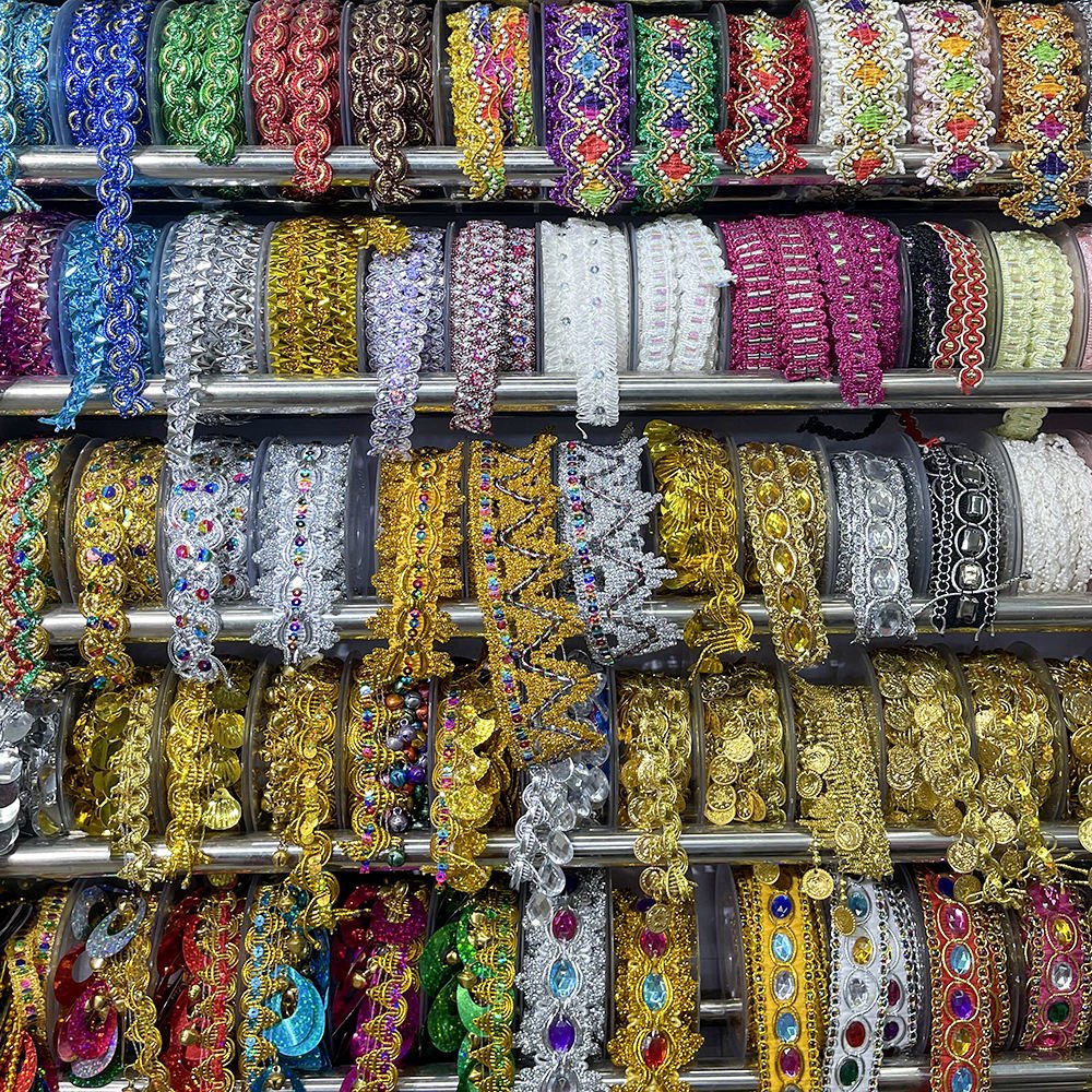 Factory Supply Luxury Cotton Water Soluble Guipure Polyester Retro Embroidery Lace Trim Flash Gold Lace Ribbon for Garments