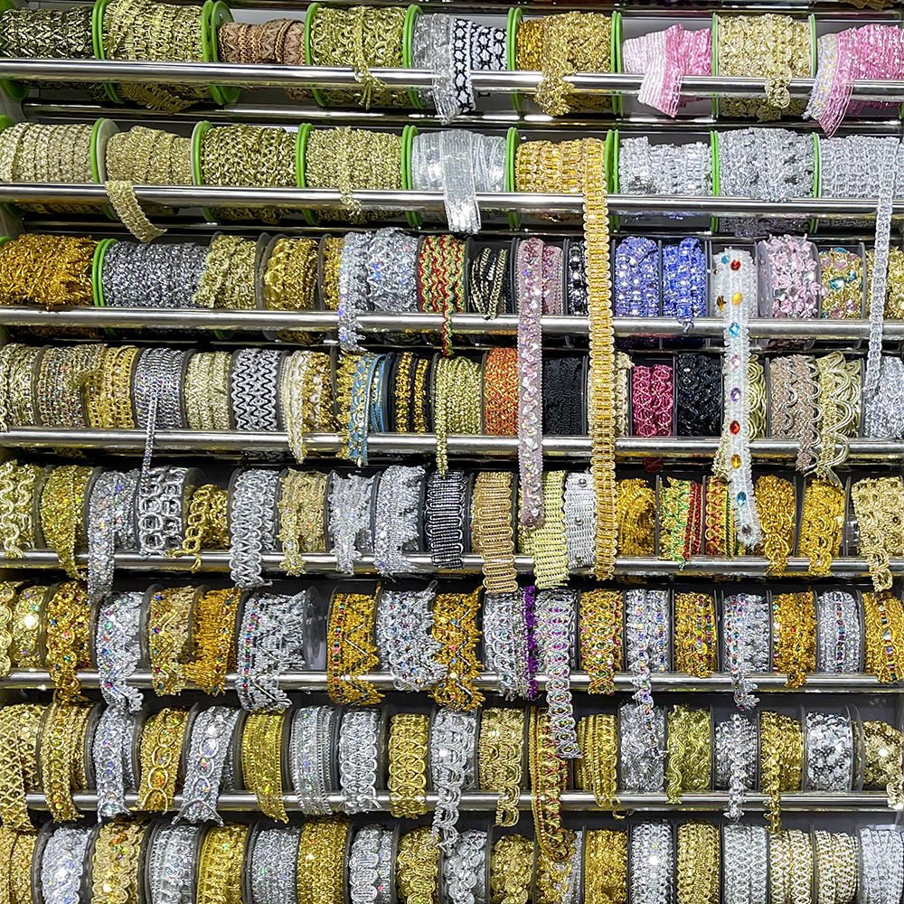 Factory Supply Luxury Cotton Water Soluble Guipure Polyester Retro Embroidery Lace Trim Flash Gold Lace Ribbon for Garments