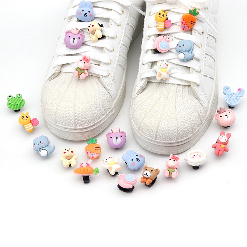 Explore the Floral Charm: Perforated Plastic charms Pattern random send out pcs