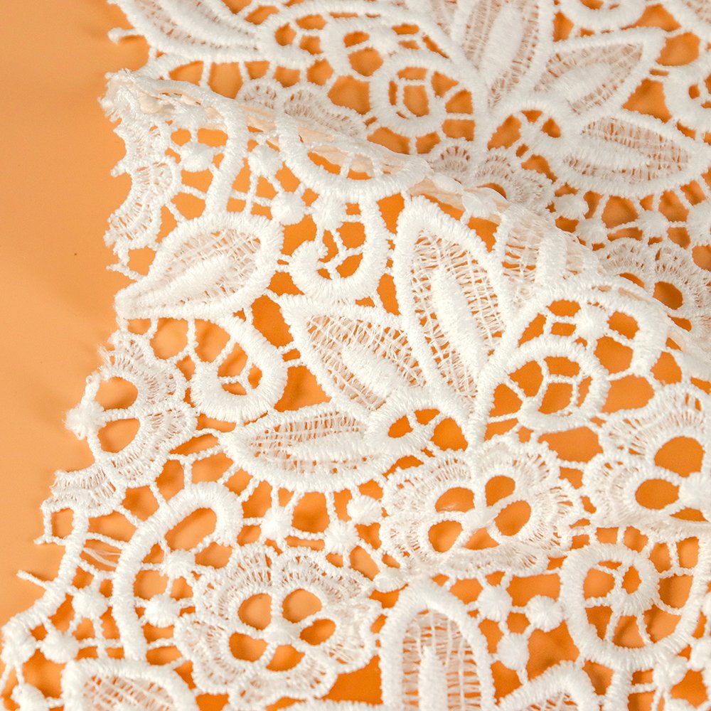 New Fashion Design Floral Guipure Lace Fabric Polyester Water Soluble Embroidery Lace For Women Clothes