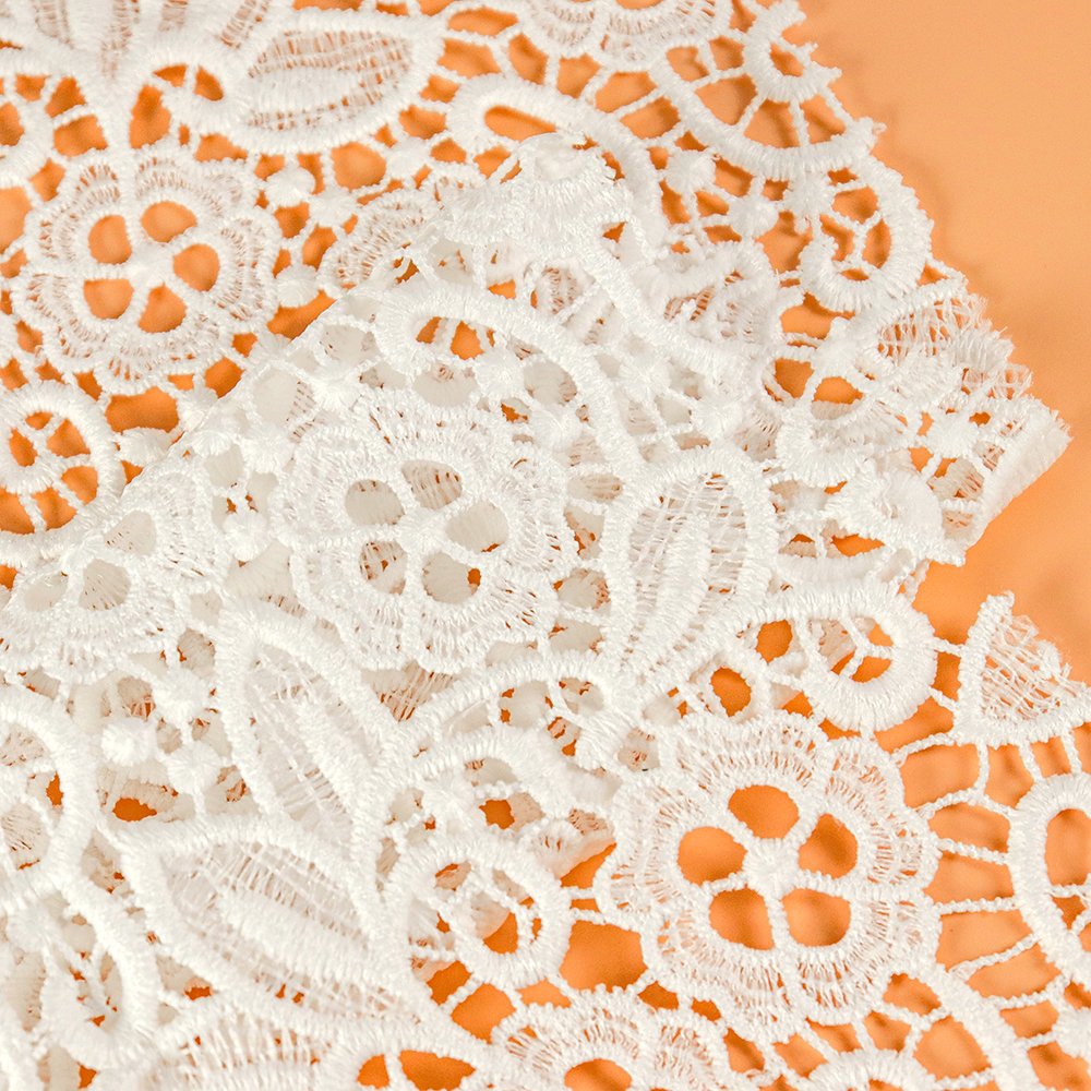 New Fashion Design Floral Guipure Lace Fabric Polyester Water Soluble Embroidery Lace For Women Clothes