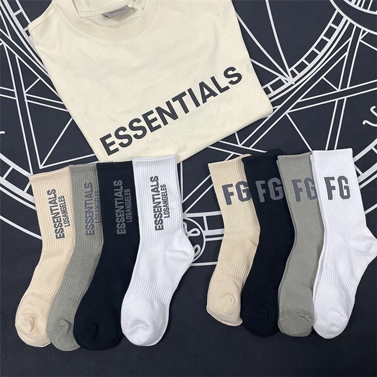 Hip Hop Skateboard Socks Japanese Style Calabasas Letter Couple Lovers Sport Socks Casual Cotton Ribbed Socks