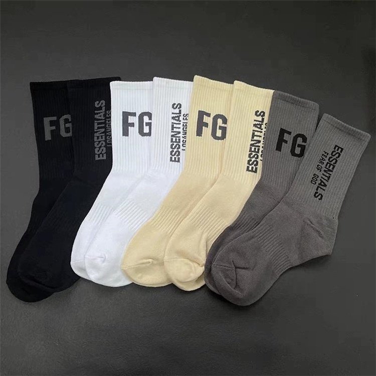 Hip Hop Skateboard Socks Japanese Style Calabasas Letter Couple Lovers Sport Socks Casual Cotton Ribbed Socks