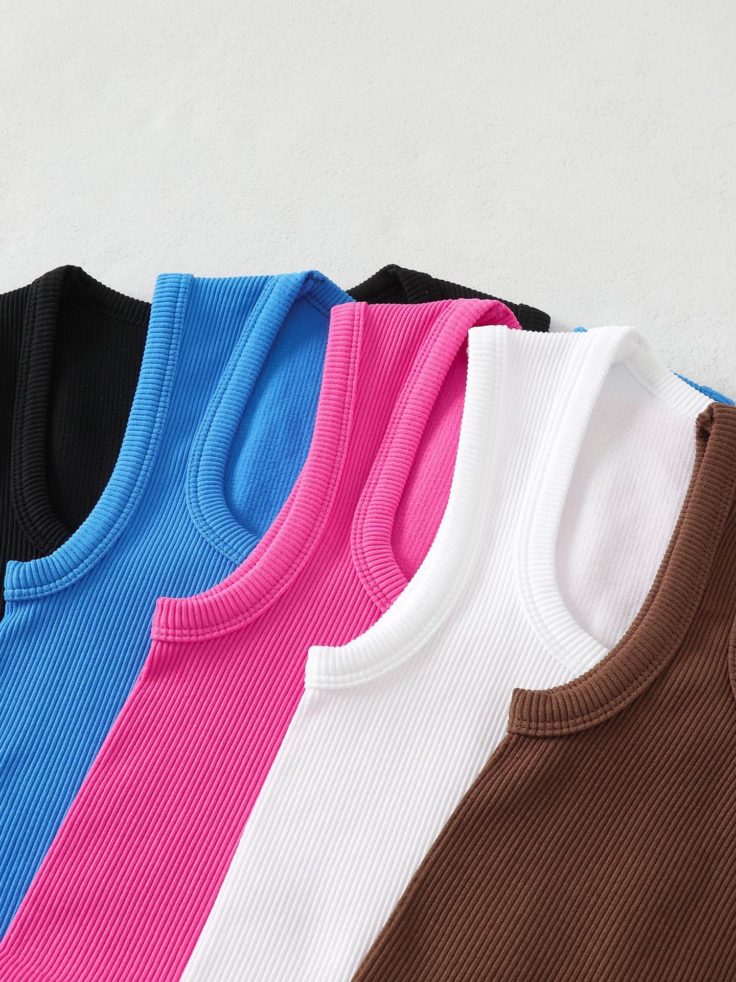 2024 New Cropped Women's Solid Square Collar Tank Top Seamless Streetwear Stretch Rib Knit Sleeveless Casual Tank Top Women
