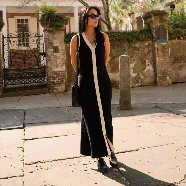 Early Spring Women's Elegant Sandro Dress New French Design Sexy Sleeveless V-Neck Knit Dress Black White Color Contrast Casual