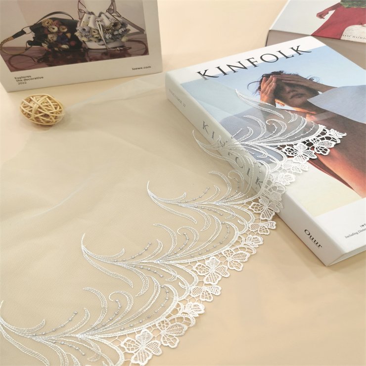 Wholesale Delicate High Quality 23cm Shiny Flower Embroidery Lace Trim For Women Dress white Tulle Guipure Lace