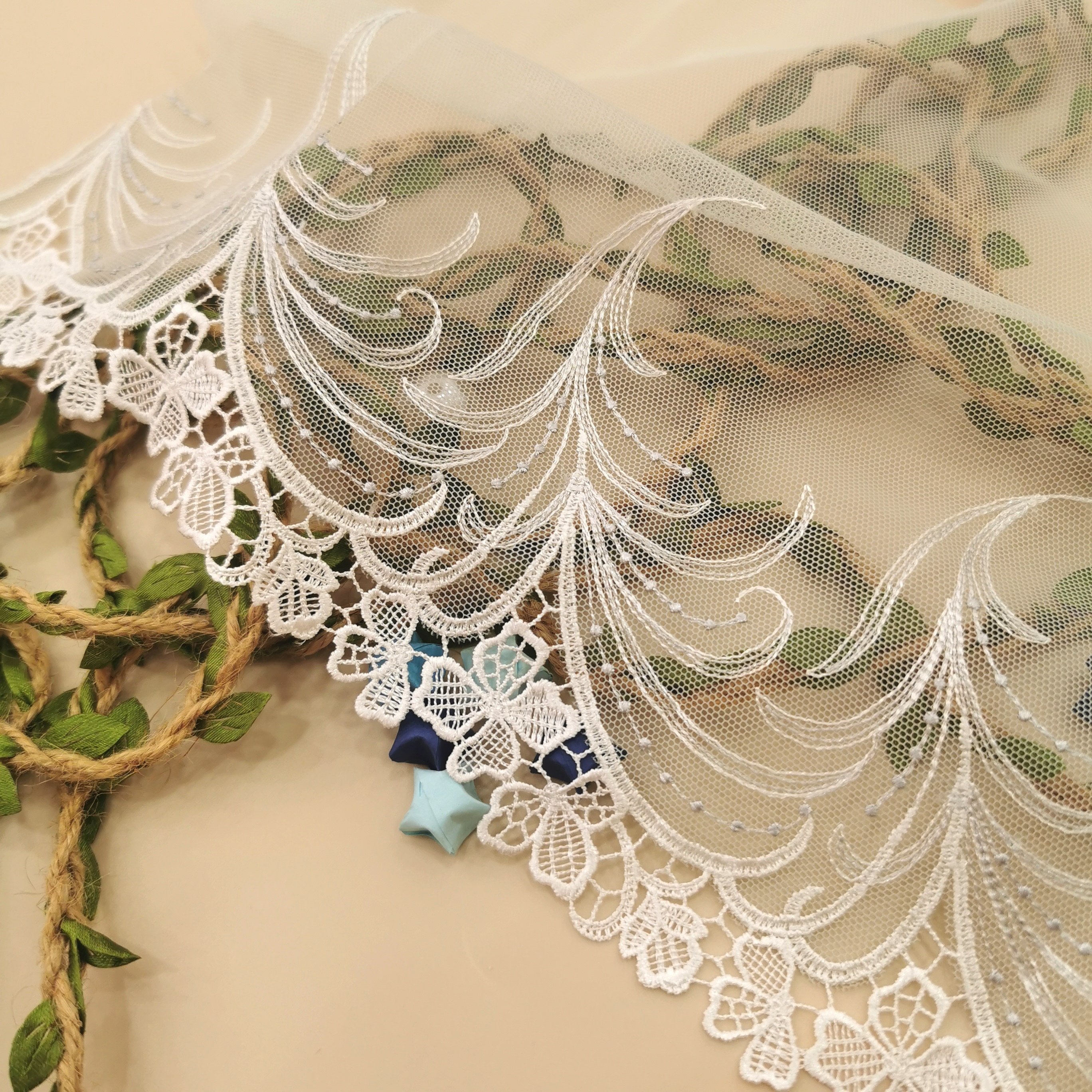 Wholesale Delicate High Quality 23cm Shiny Flower Embroidery Lace Trim For Women Dress white Tulle Guipure Lace