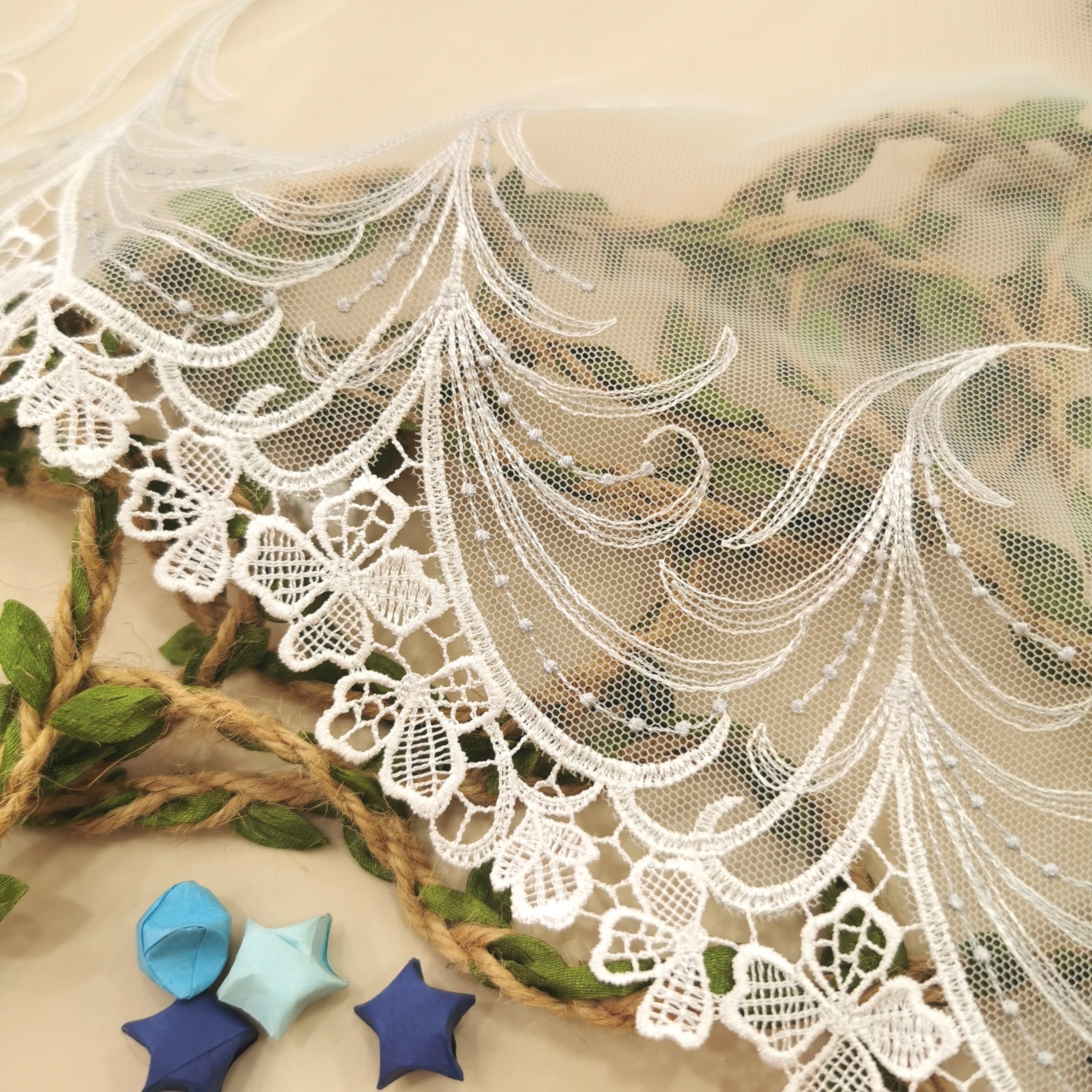 Wholesale Delicate High Quality 23cm Shiny Flower Embroidery Lace Trim For Women Dress white Tulle Guipure Lace