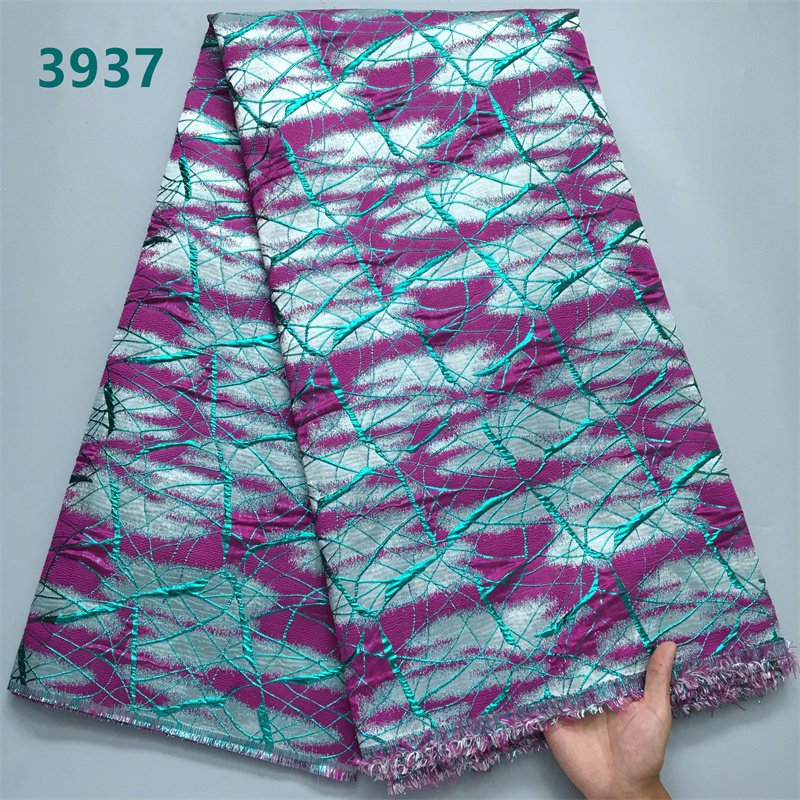 French Embroidery Jacquard Damask Lace Fabric 2024 Latest African Gilding Brocade Lace Fabric for Women Party Dresses Sew 3937