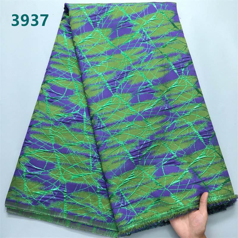 French Embroidery Jacquard Damask Lace Fabric 2024 Latest African Gilding Brocade Lace Fabric for Women Party Dresses Sew 3937