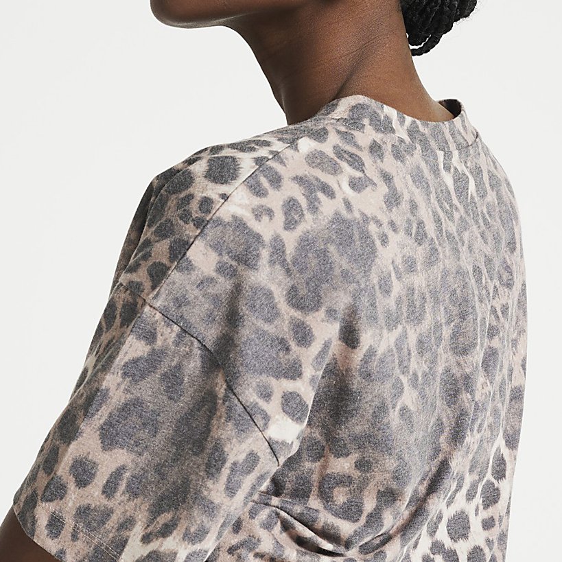Woman's Round Neck Drop Shoulder Short Sleeves Boxboxy cropped t shirty Cropped T Shirt Allover Full Leopard Print Tee