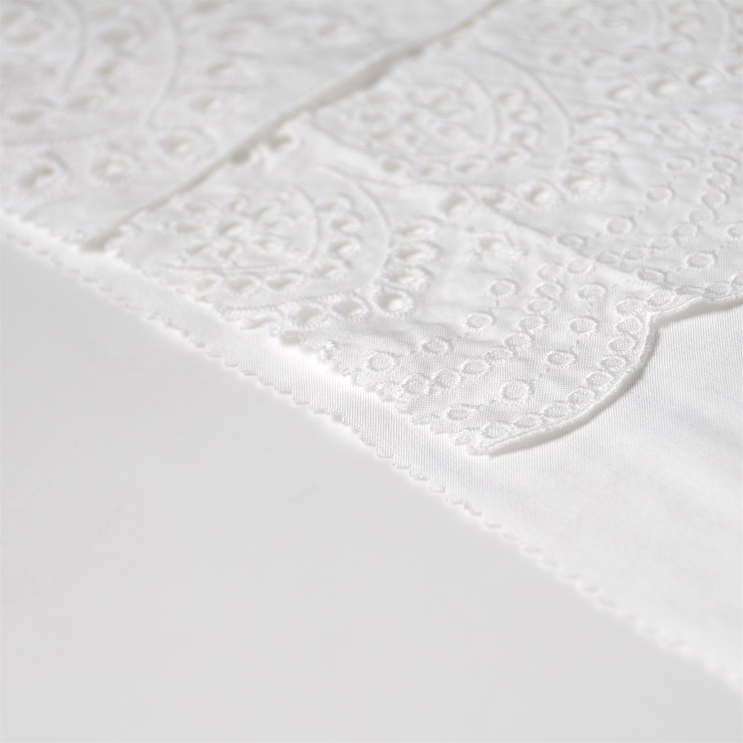 2023New arrival good quality embroidery fabric 100%rayon woven fabric for women dress