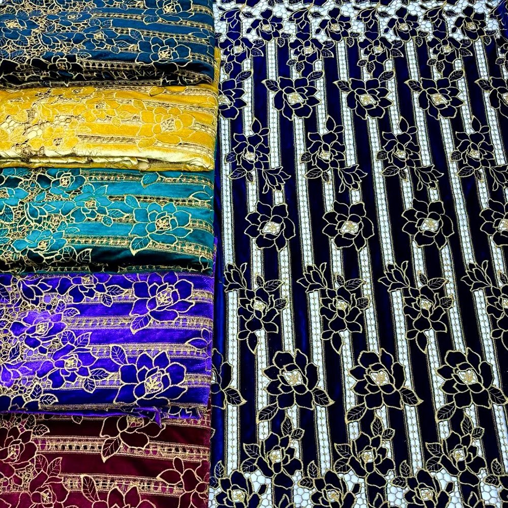 Latest African style velvet fabric hollowed out plush flower embroidery fabric Eyelet Nigerian Fabric for winter dress