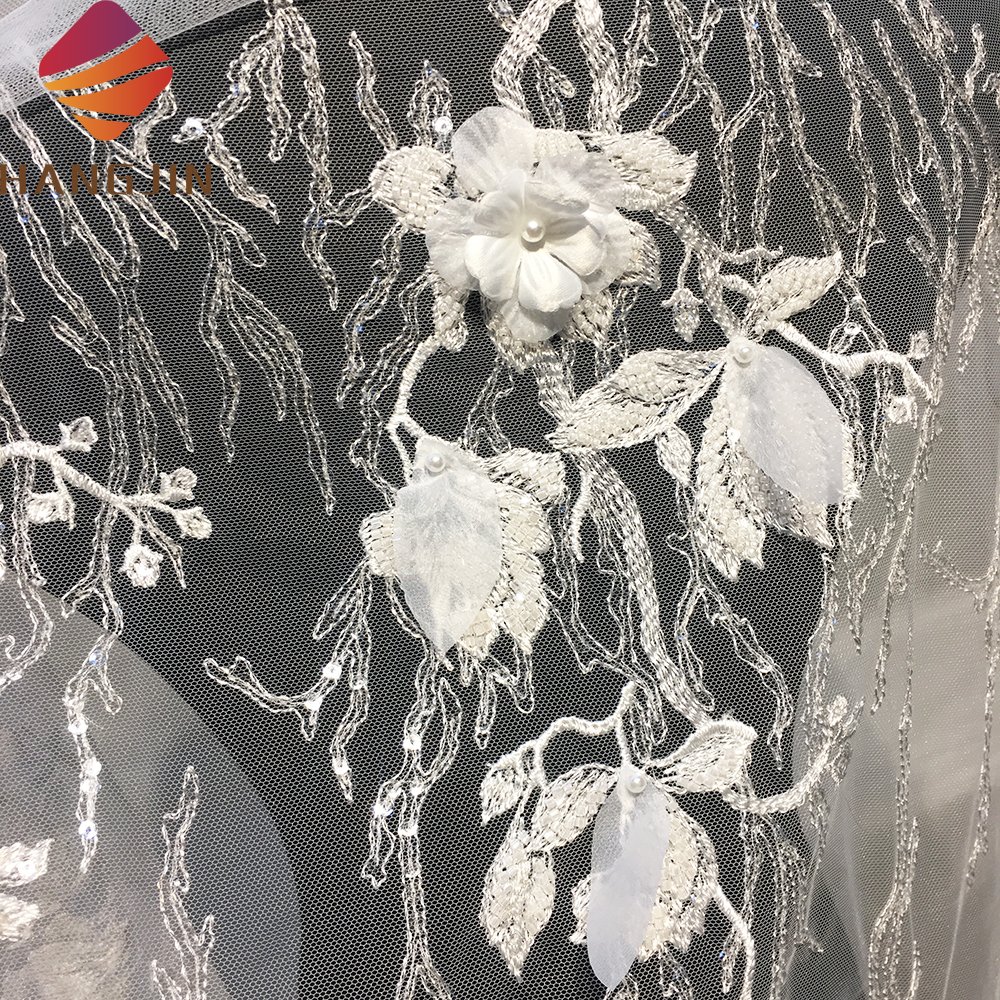 Luxury Bridal Lace Fabric with Beads Embroidery 3D Flower Applique White Lace Fabric for Elegant Wedding Dress