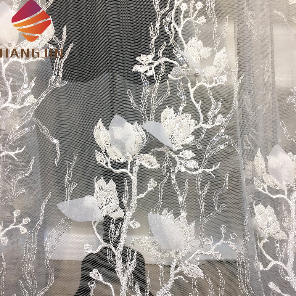 Luxury Bridal Lace Fabric with Beads Embroidery 3D Flower Applique White Lace Fabric for Elegant Wedding Dress