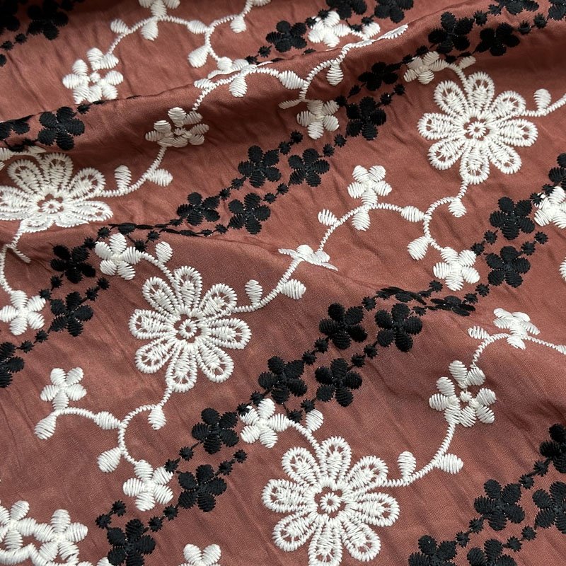 2024 Wholesale Price BOHO Two-Tone Color Novel Design Sequence Fabric Floral Embroidery Lace Fabric for Autumn Dress