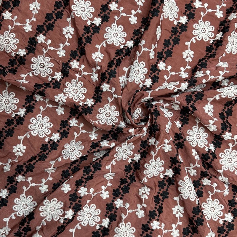 2024 Wholesale Price BOHO Two-Tone Color Novel Design Sequence Fabric Floral Embroidery Lace Fabric for Autumn Dress