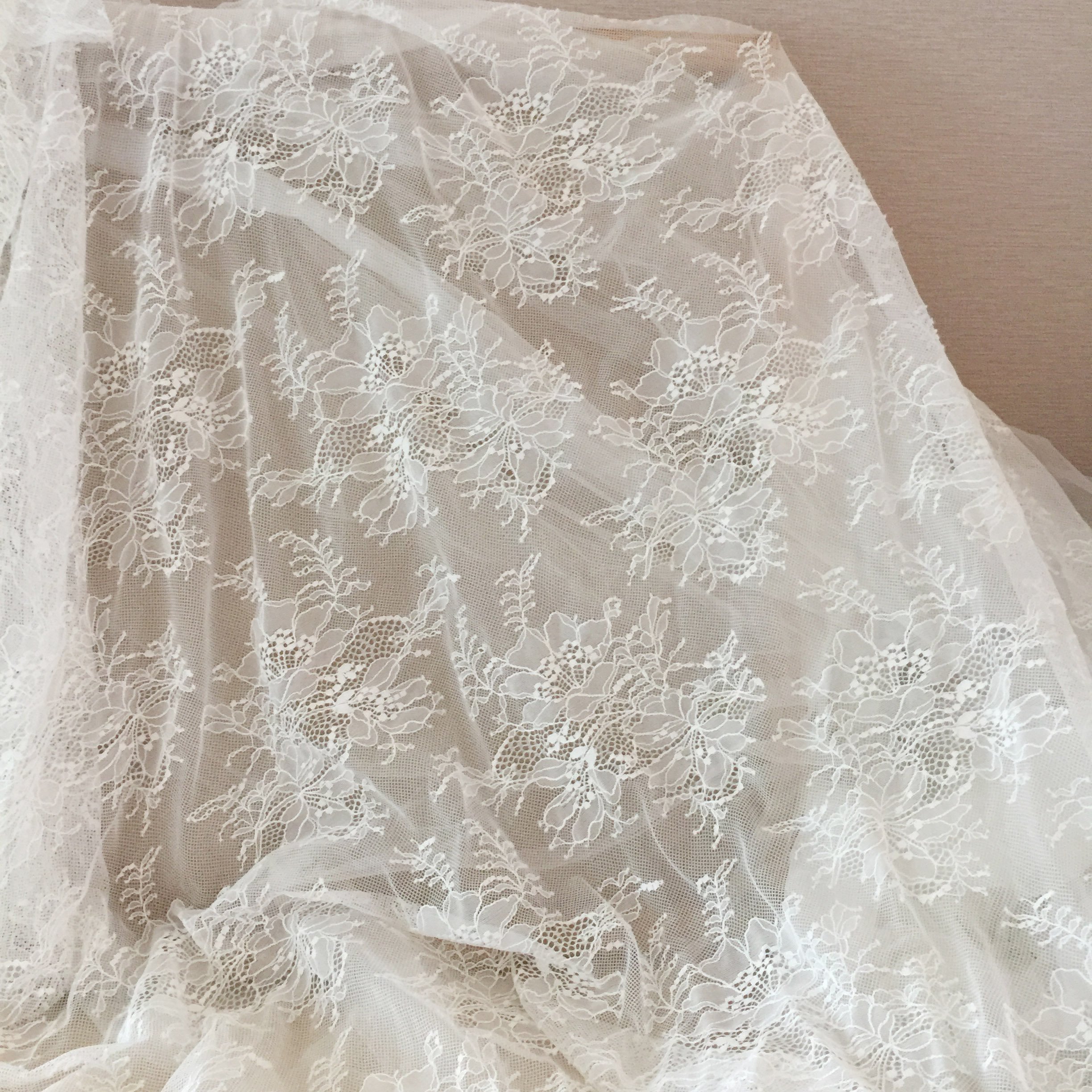 DELACE Latest bridal chantilly french white floral embroidery lace guipure lace fabric for weddingdress