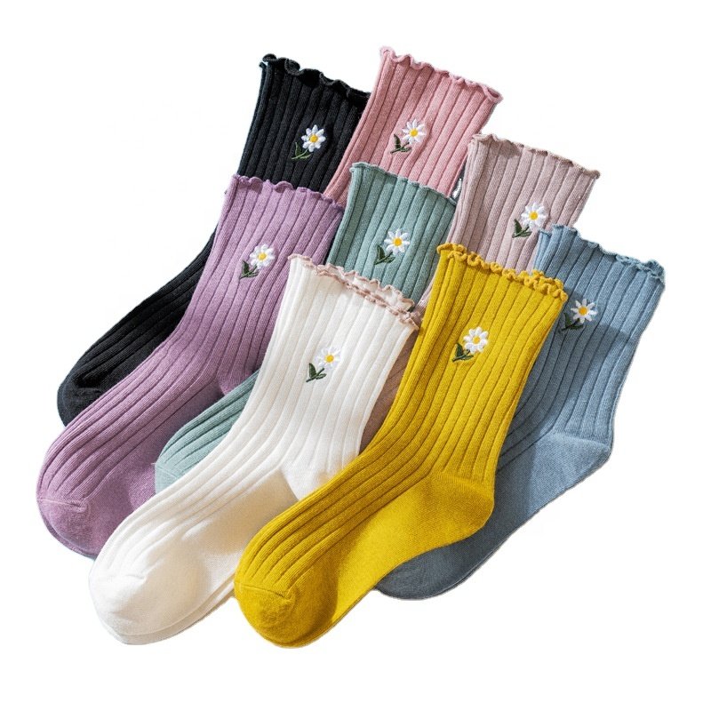 Custom Ladies Socks Autumn Tube Trend Embroidery Women Daisy Socks Cute Casual Ribbed Crew Socks