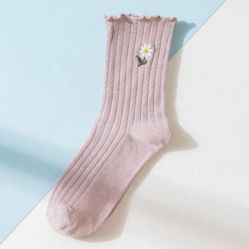 Custom Ladies Socks Autumn Tube Trend Embroidery Women Daisy Socks Cute Casual Ribbed Crew Socks