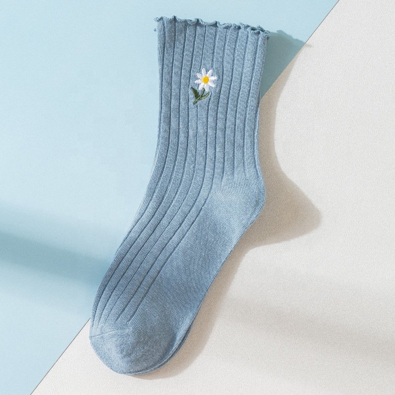 Custom Ladies Socks Autumn Tube Trend Embroidery Women Daisy Socks Cute Casual Ribbed Crew Socks
