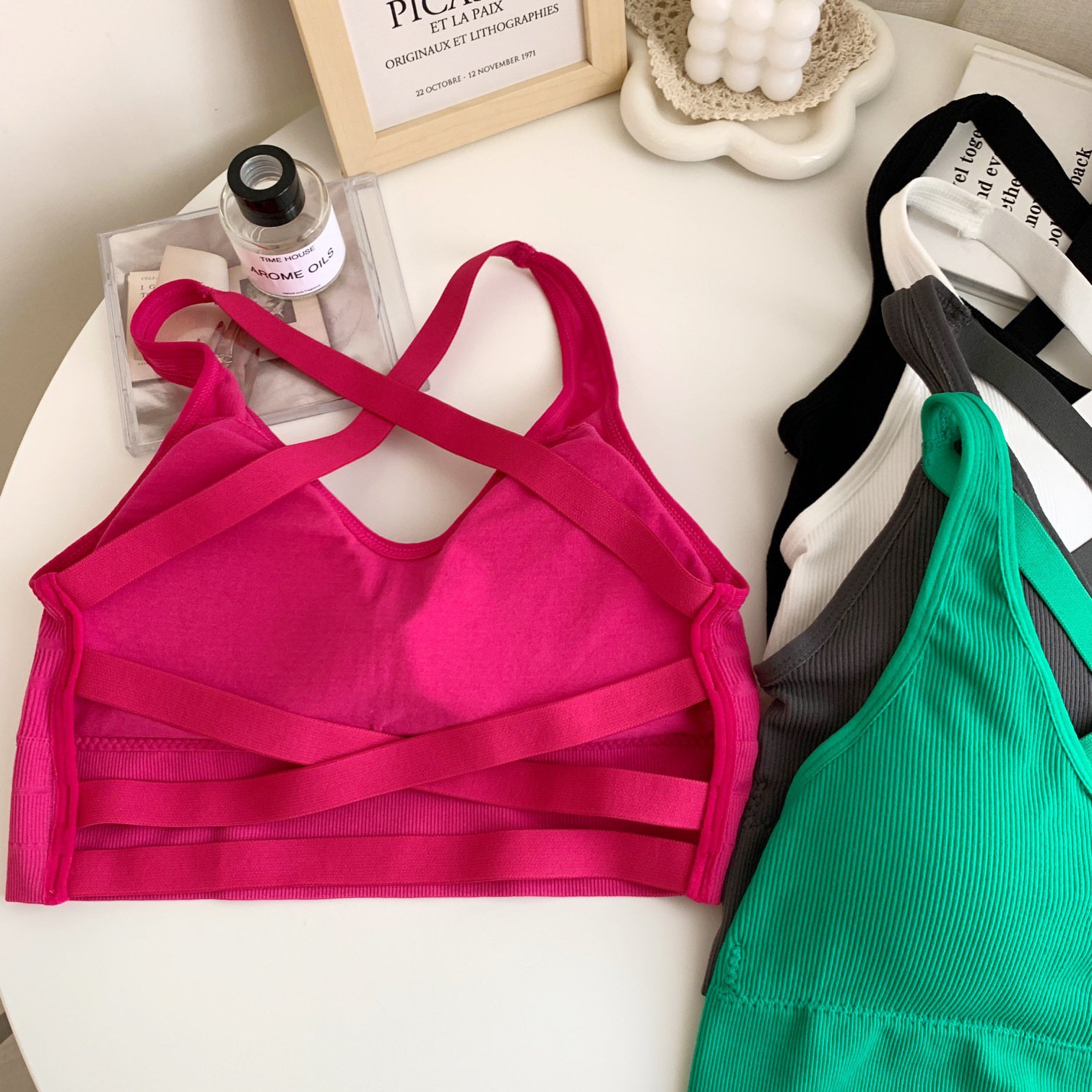 New style Women's hollowed Tank Top Seamless halter sports bra Rib cross back Tank Top Women