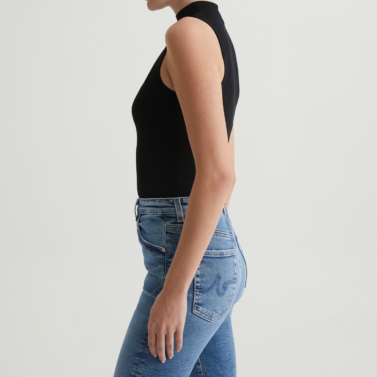 OEM/ODM Custom Classic Black Women's Sleeveless Turtleneck - Rib Knit, Soft and Comfortable, Minimalist Layering Piece