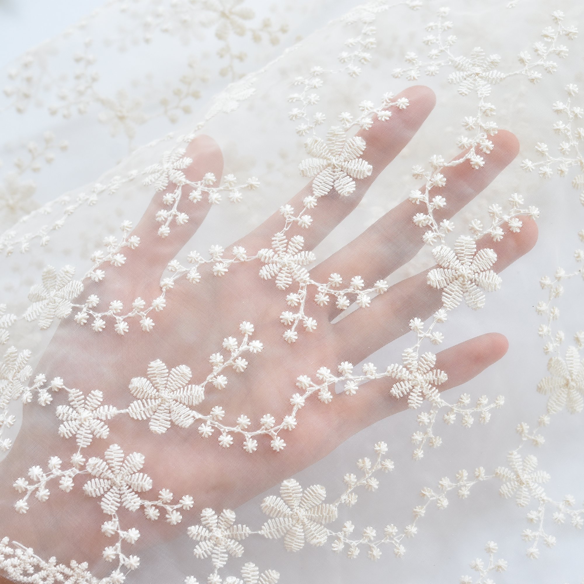 Wholesale Organza Lace Embroidery Fabric Floral Embroidered Organza Fabric For Dress
